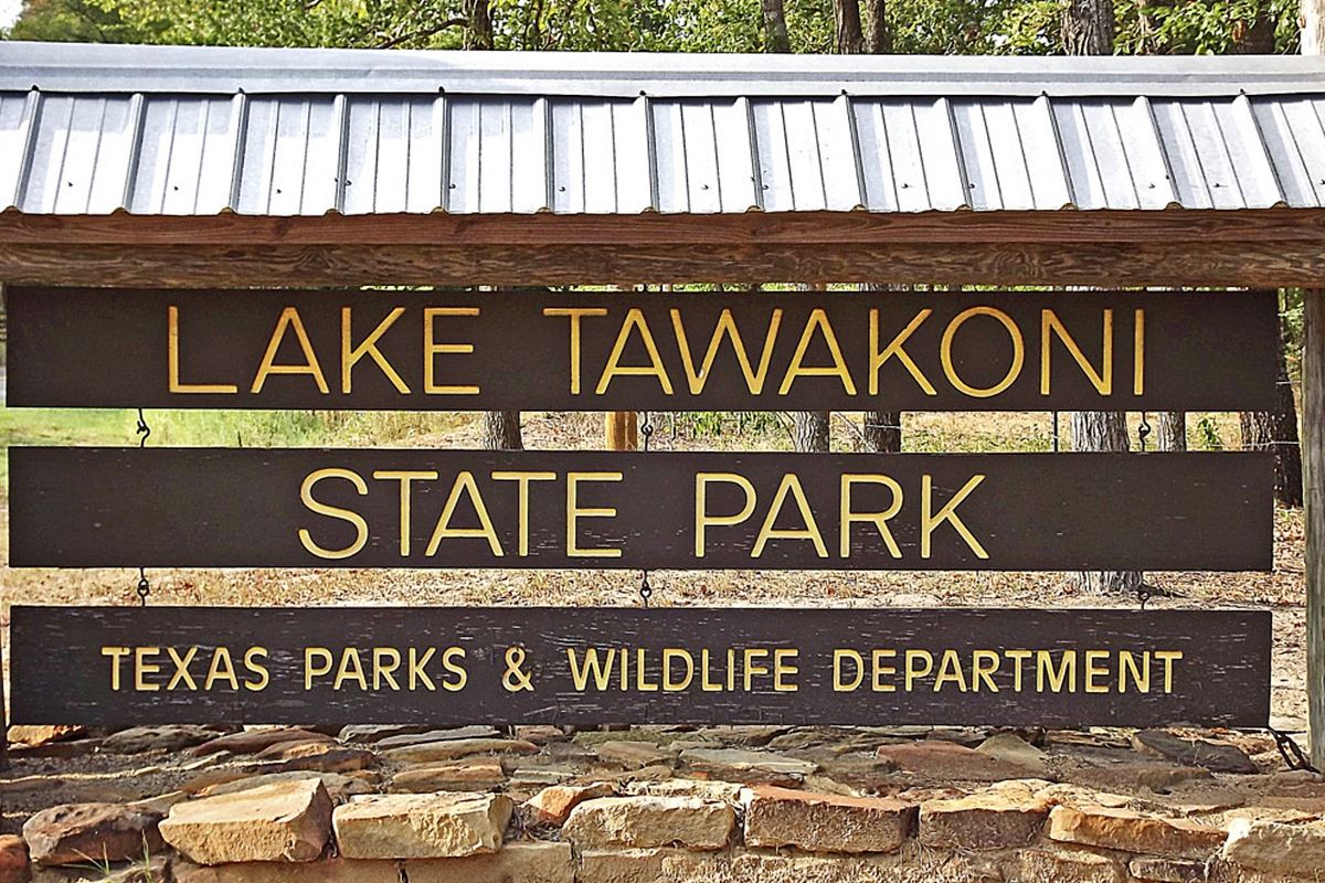 Lake Tawakoni State Park entrance sign